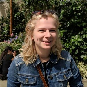 Meet your Posher, Kayla